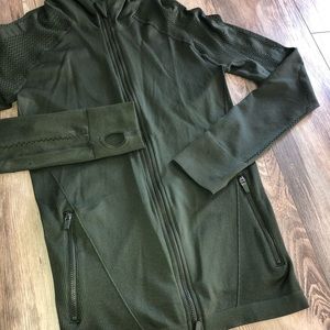 Kiley Seamless Hooded Jacket - Fabletics